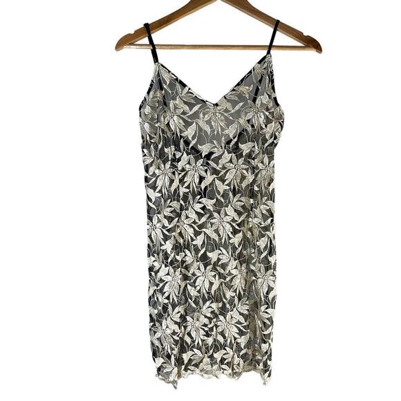 Victoria Secret Y2K Embroidered Floral Slip Chemise Nightgown Size Small - Picture 1 of 8